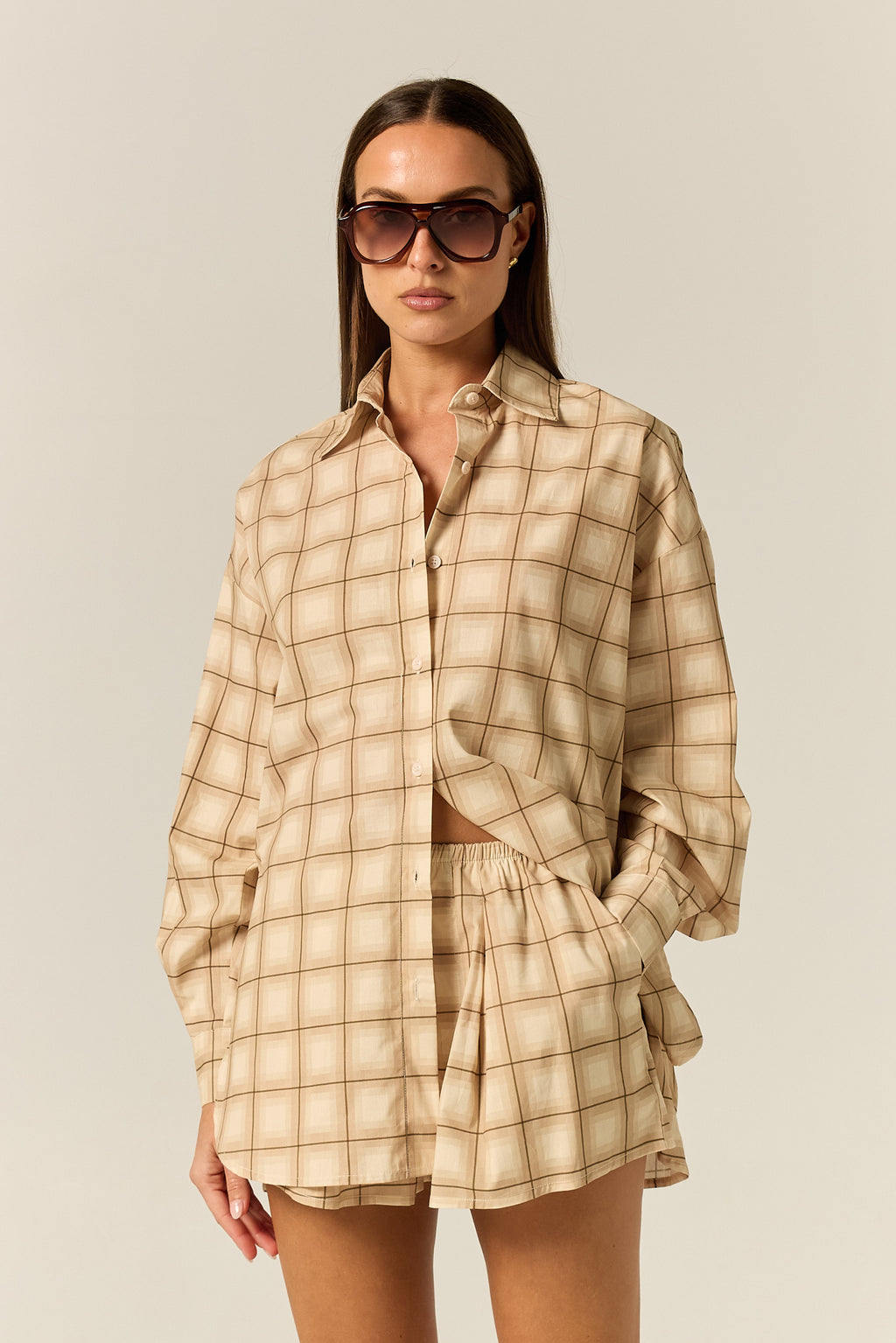 Blake Short (Beige)