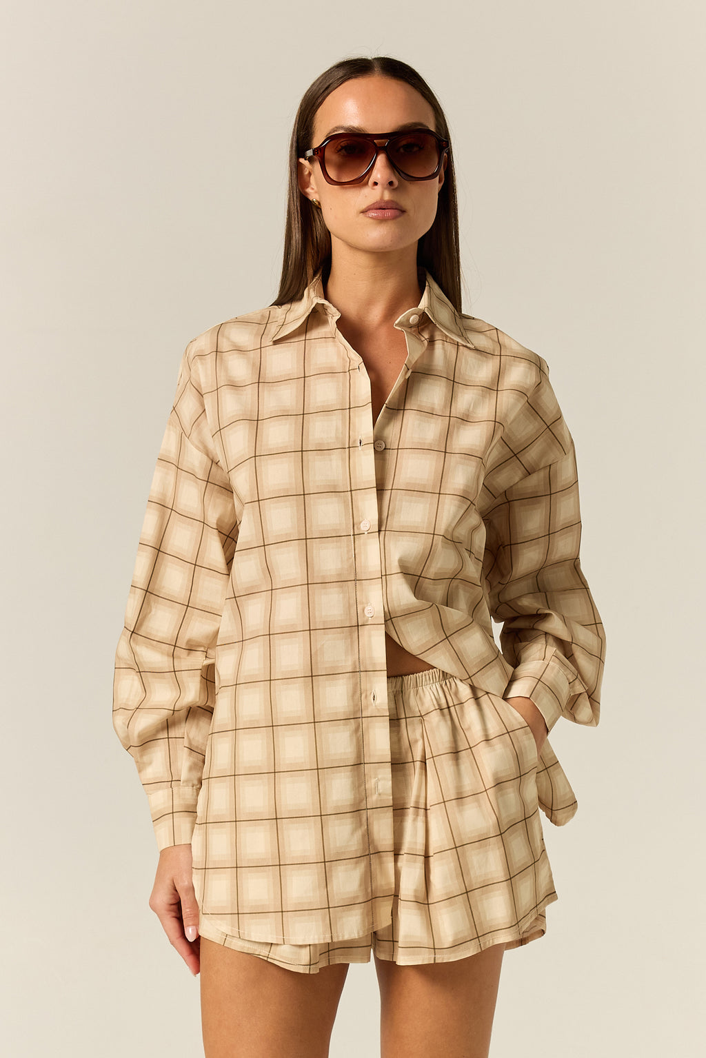 Blake Short (Beige)