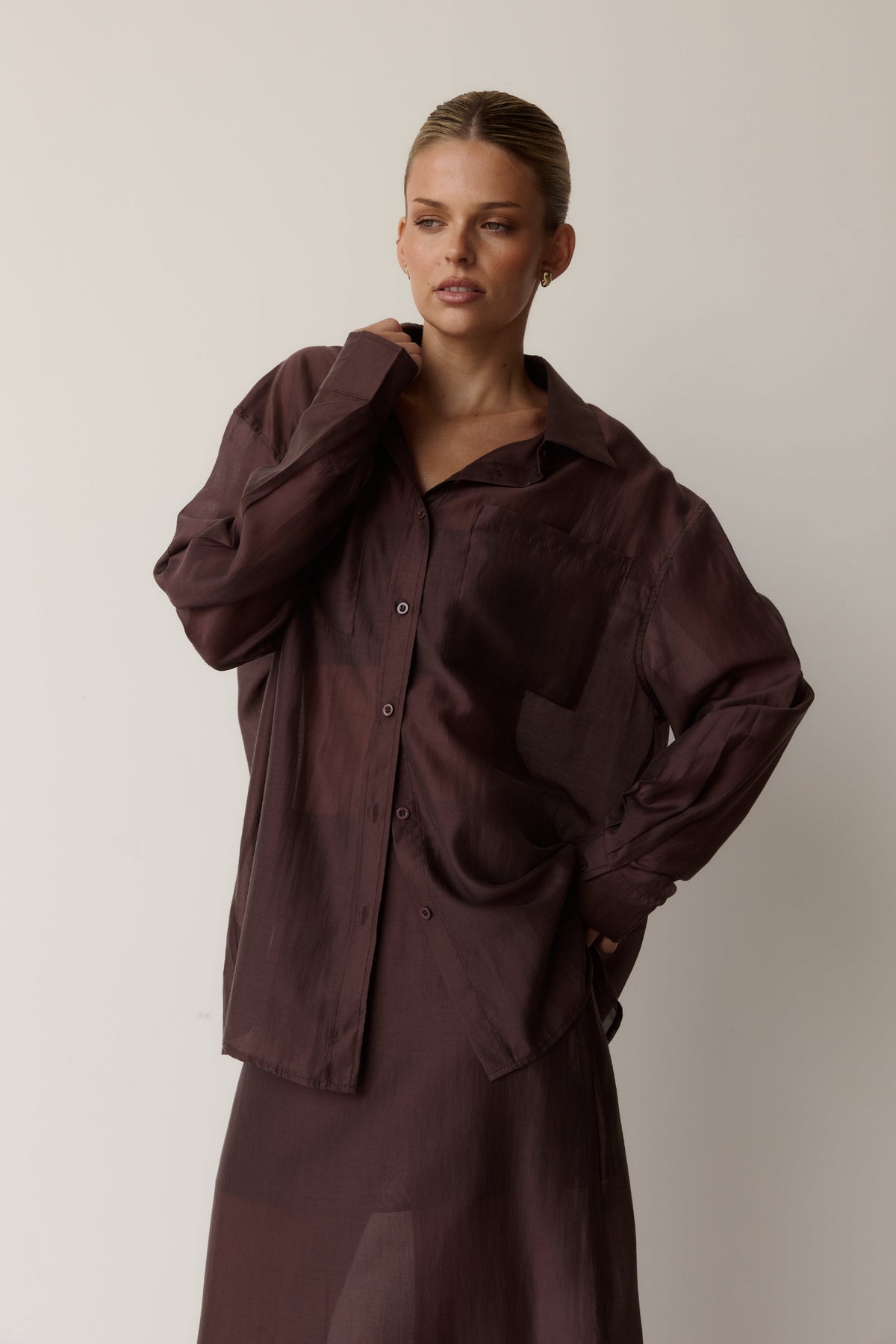 Wynn Sheer Shirt (Chocolate)
